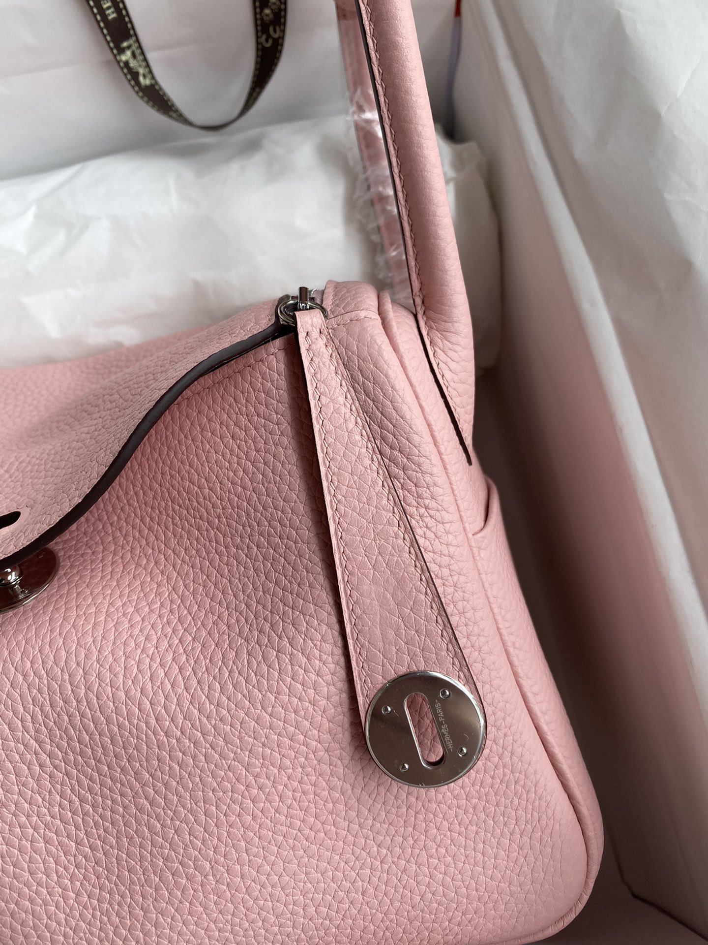 Hermes Lindy 26cm Handbag Shoulder Bag In Pink Clemence Leather